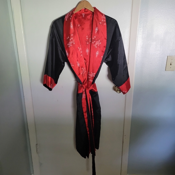 Intimates & Sleepwear | Elegant Black And Red Floraldragon Reversible ...